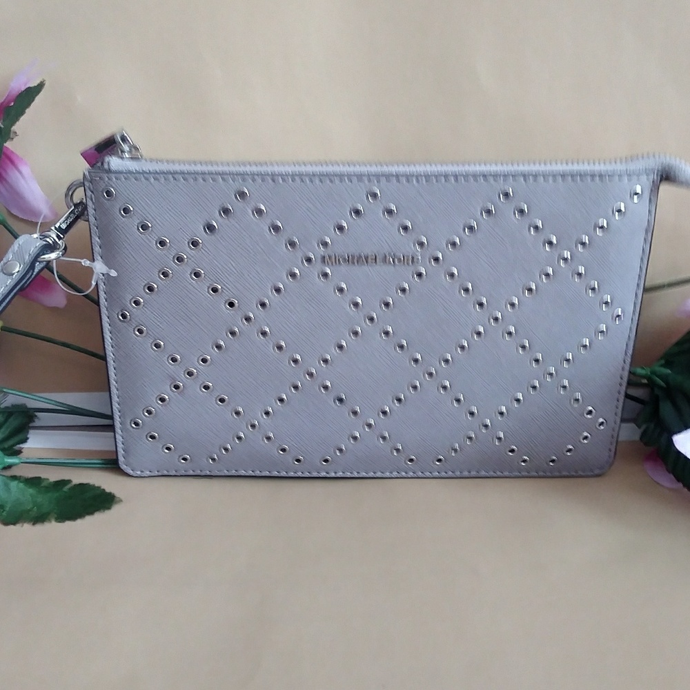 NWT Micheal kors wristlet